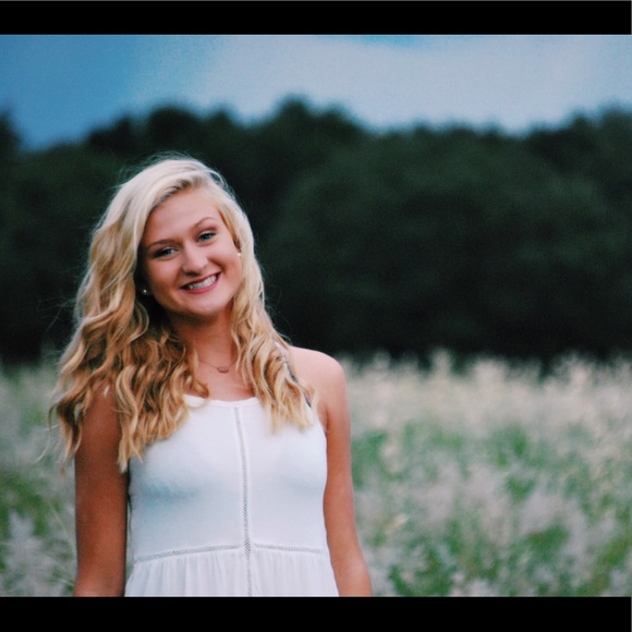 Meet your Posher, Hannah - Picture 1 of 1